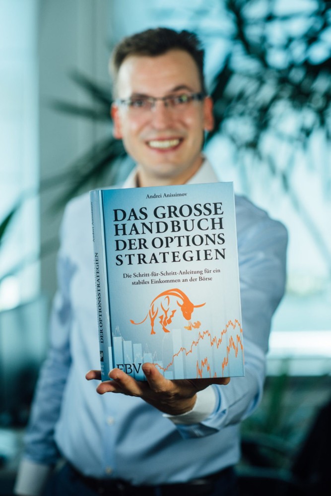 Andrei Anissimov mit seinem Buch Das große Handbuch der Optionsstrategien